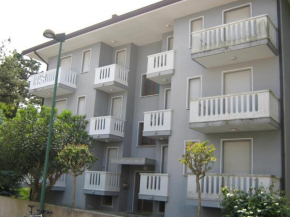 Отель Condominio Rio Chico  Линьяно Пинета
